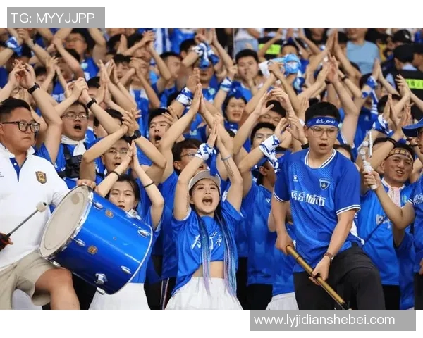 南京足球队实力引发热议球迷对球队表现的看法与争论